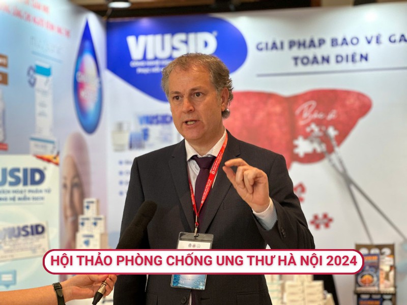 Giáo sư, Tiến sĩ Tilman Sanchez-Elsner trả lời phỏng vấn đài truyền hình