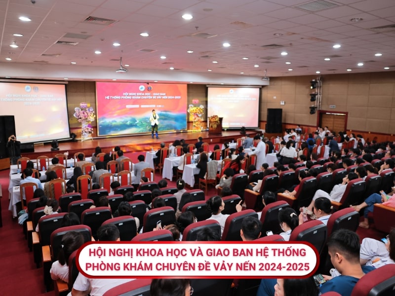 Hội trường tại hội nghị khoa học và giao ban hệ thống phòng khám chuyên đề vảy nến 2024-2025