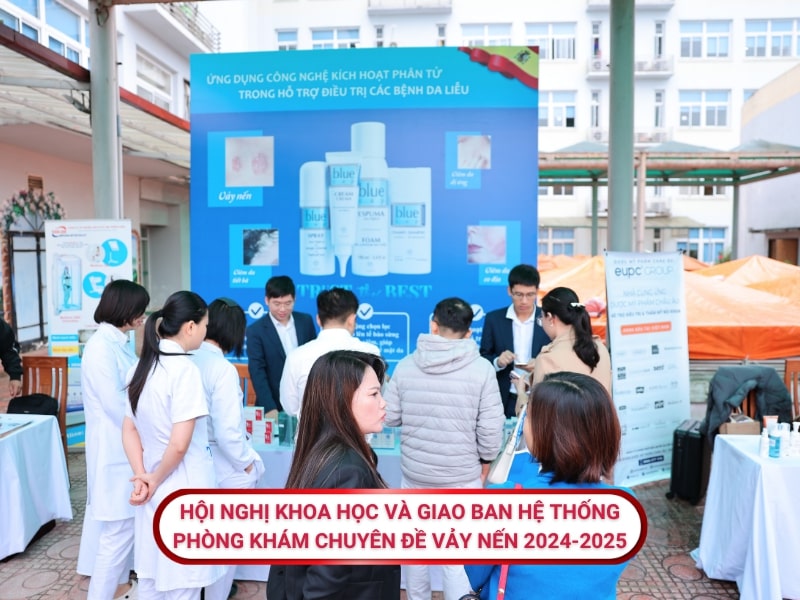 Khu vực gian hàng Blue Cap luôn thu hút rất đông bác sĩ đến tham quan