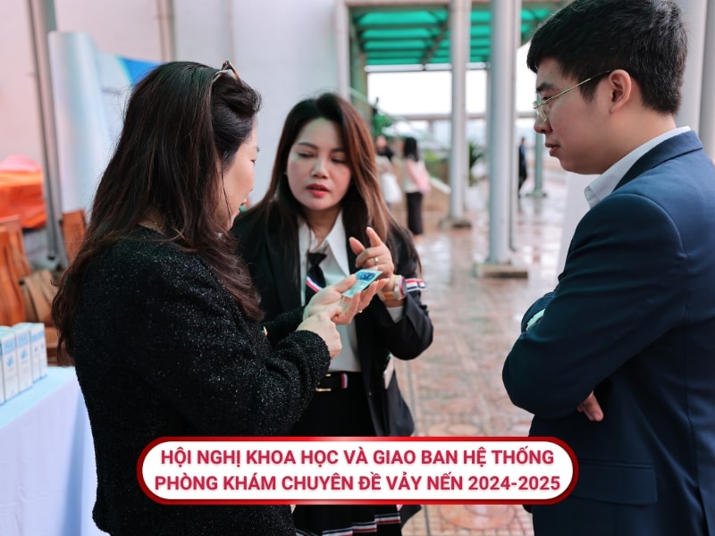Trình dược viên tư vấn thông tin sản phẩm Viusid tới bác sĩ
