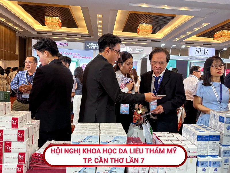 Trình dược viên cung cấp thông tin sản phẩm