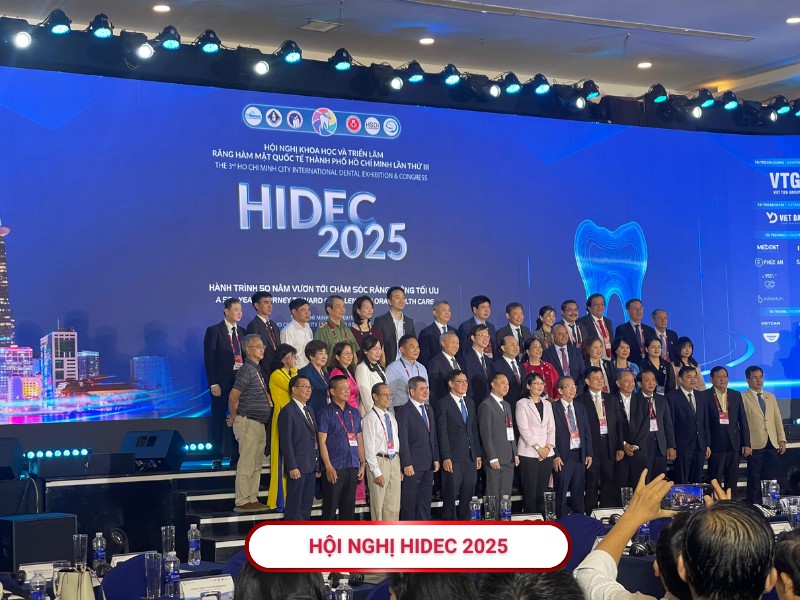 chụp hình lưu niêm khai mạc hội nghị Hidec 2025